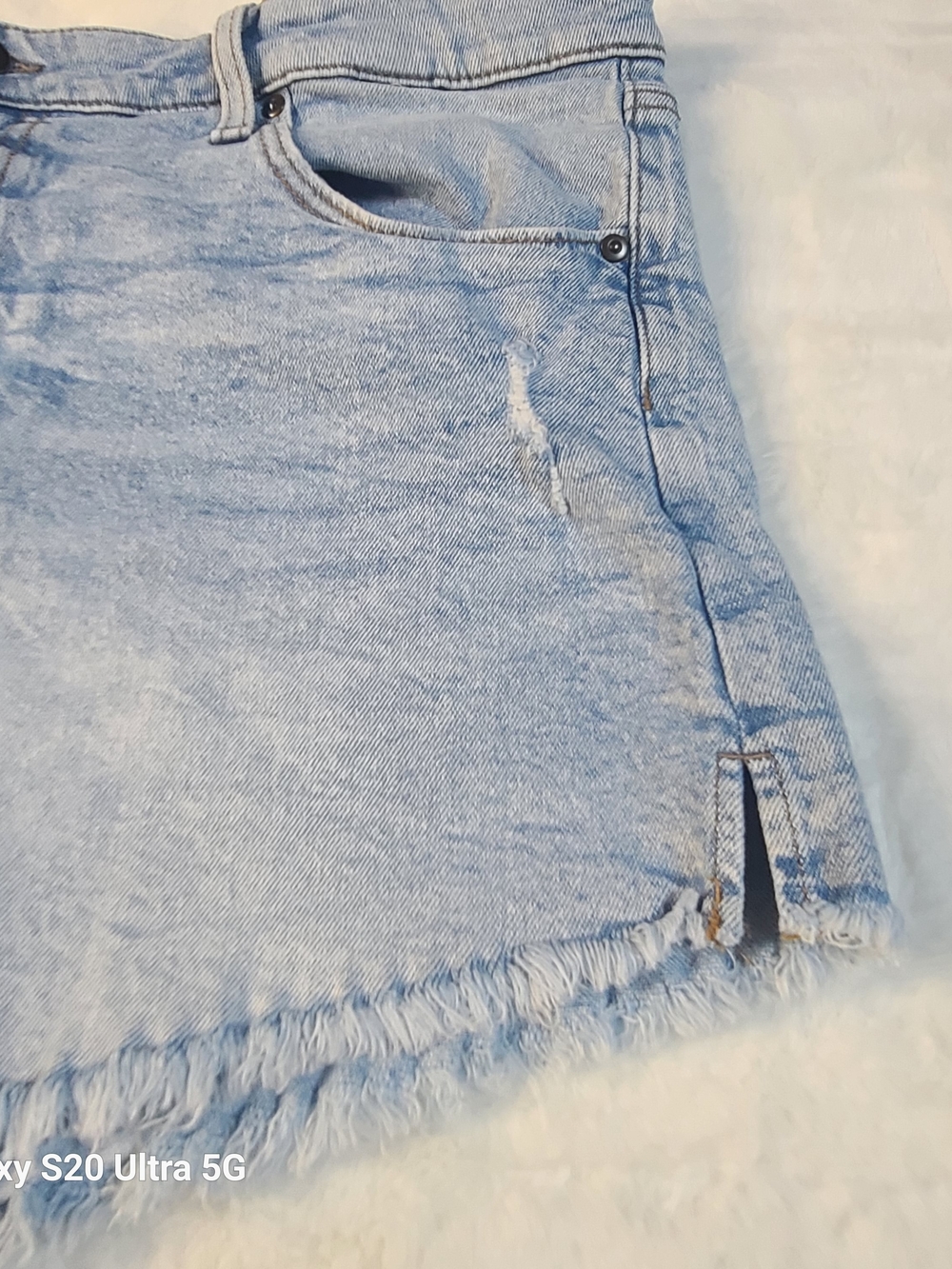 Light Blue Denim Frayed Hem Women’s Shorts - Picture 4 of 9
